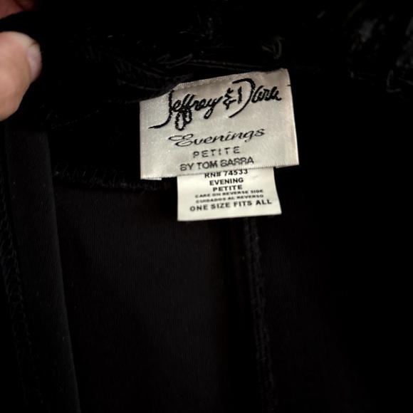 Vintage Exquisite Jeffrey & Dara Evenings By Tom Barra Full Velvet Cape/Fur Hood - Picture 10 of 11